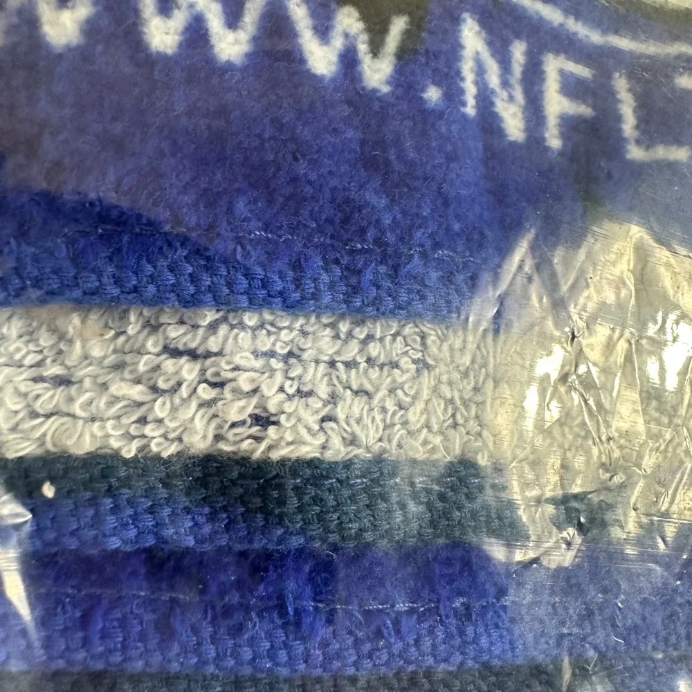 VTG NFL Team Card MBNA Official Credit Card‎ Issuer Beach Towel Blue Floral